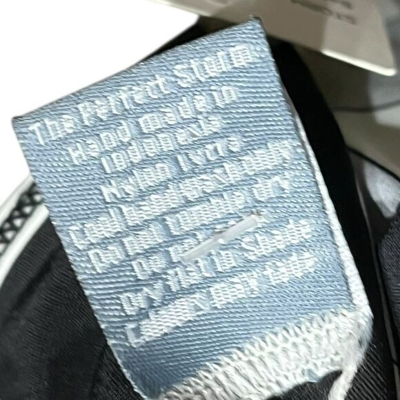 Planet Blue “Storm” Black And White Checkered Reversible Bikini Top, Size M, NWT - Picture 8 of 8